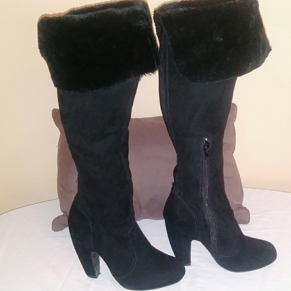 Black suede high knee boots